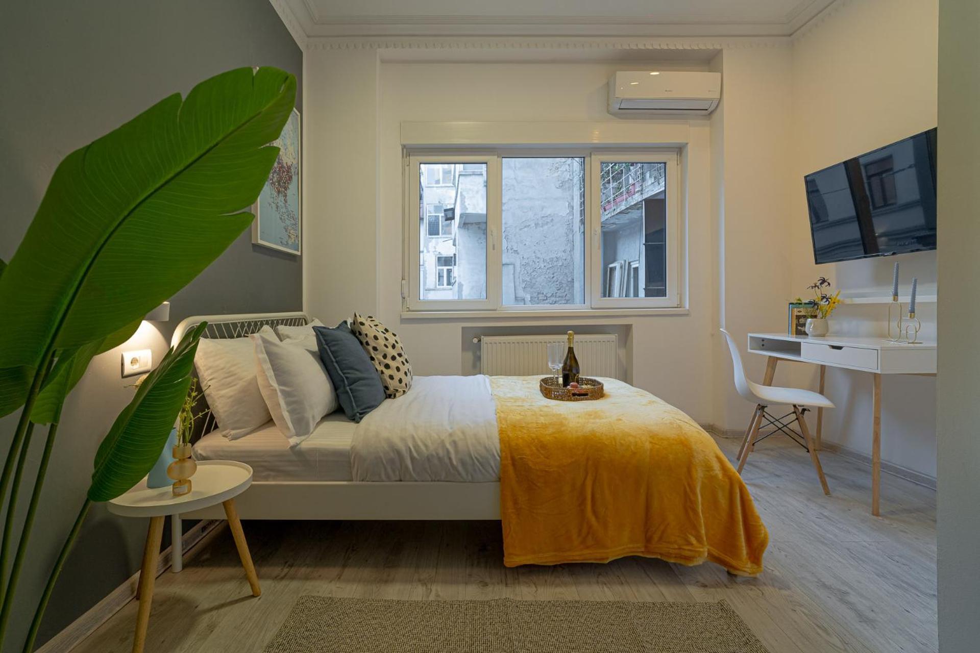 4br Sanctuary Near Cismigiu Park & Piata Universitatii Apartment *