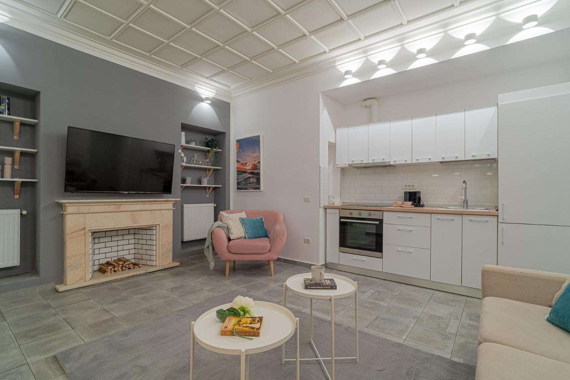 4br Sanctuary Near Cismigiu Park & Piata Universitatii Apartment